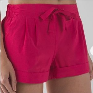 Lululemon Travel & Commute Spring Break Short size 2-4 GUC
